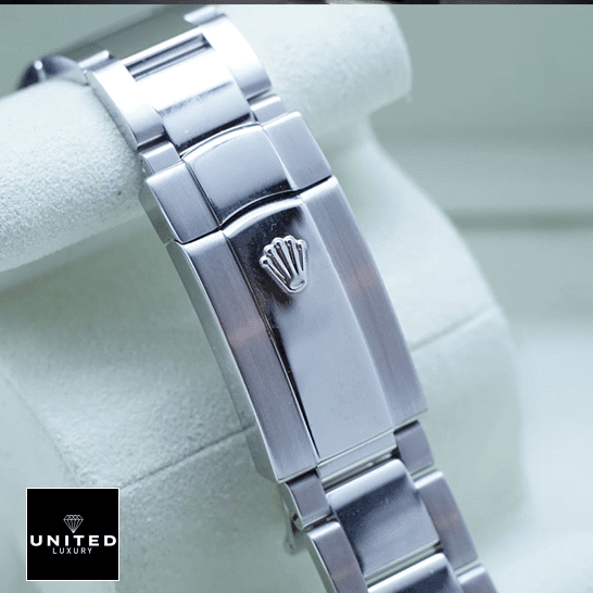 Rolex Milgauss 116400-0002 Oyster Replica 3 Rolex Milgauss 116400 Stainless Steel Oyster Bracelet Fold Clasp on the Rolex Logo Replica