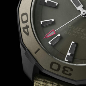 Tag-Heuer-Aquaracer-300M-Khaki-004