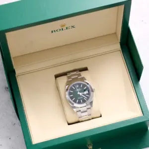 rolex-datejust-41mm-oystersteel-green-ombre-dial-smooth-bezel-oyster-bracelet-2026-new-release-ref-126300-4844298_1280x
